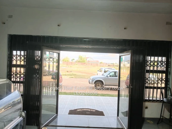 Haydon Park Shopping Mall Shop To Let