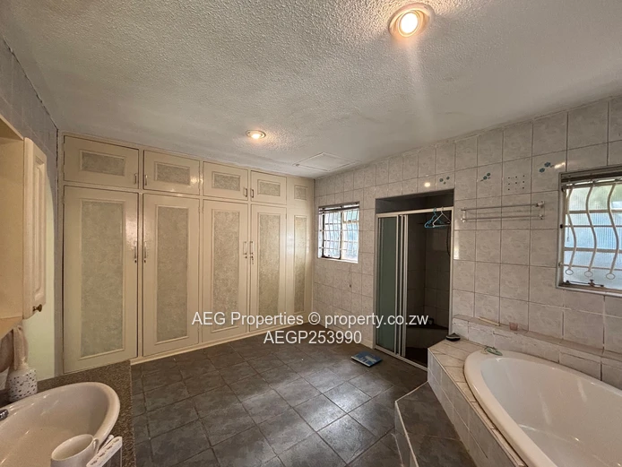 5 Bed House To Rent EmeraldHill