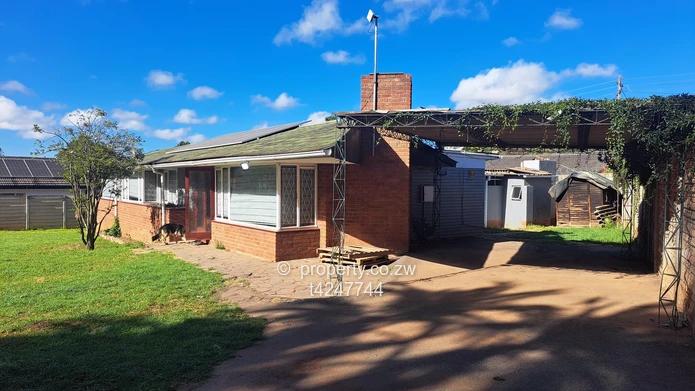 Hillside 3 bedroom house to rent as offices 