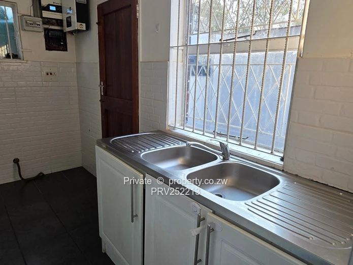Fully Renovated 2-Bedroom Garden Flat to Rent in Greystone Park – Tranquil Living Among  Trees