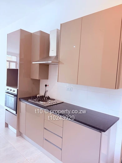 Townhouse to rent in Borrowdale 