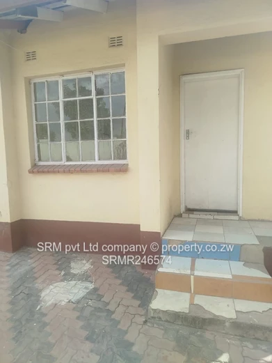 Spacious room to rent in Uplands, Waterfalls 