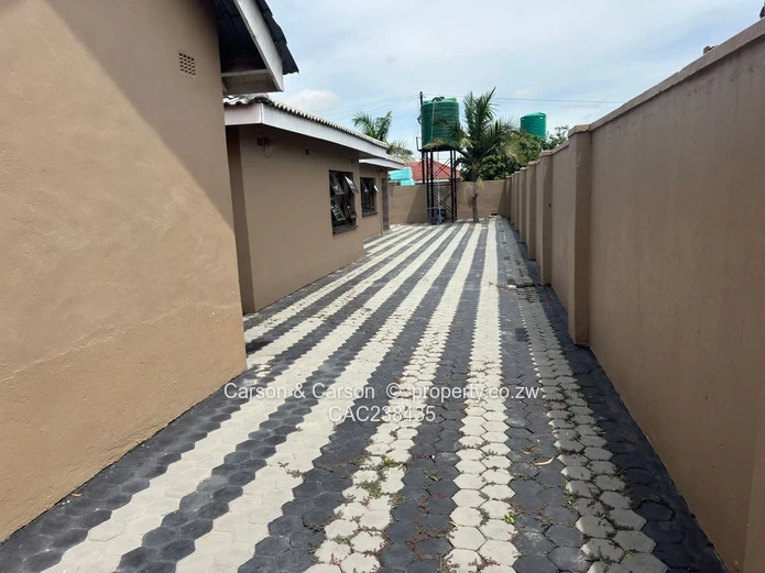 Modern house available for rental in Mainway Meadows 