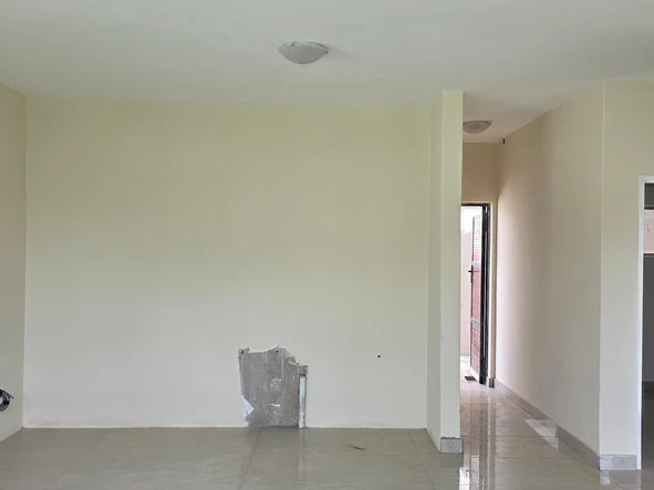 2 Bedroom Flat & Apartment
