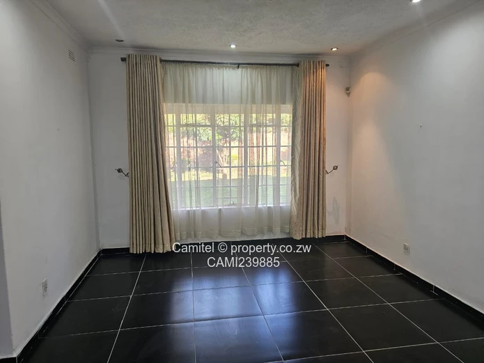 Borrowdale:Perfectly located home 4 beds main en-suite clean title deed