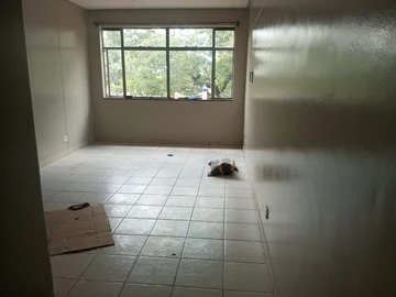 2 Bedroom Flat & Apartment