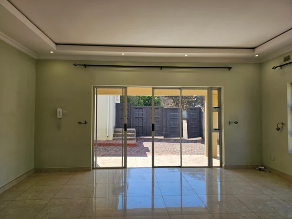 3 Bedroom Flat & Apartment