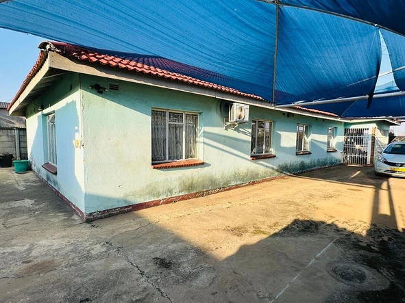5 Bedroom House