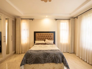 7 Bedroom House