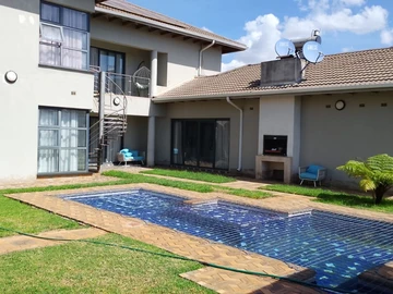 6 Bedroom House