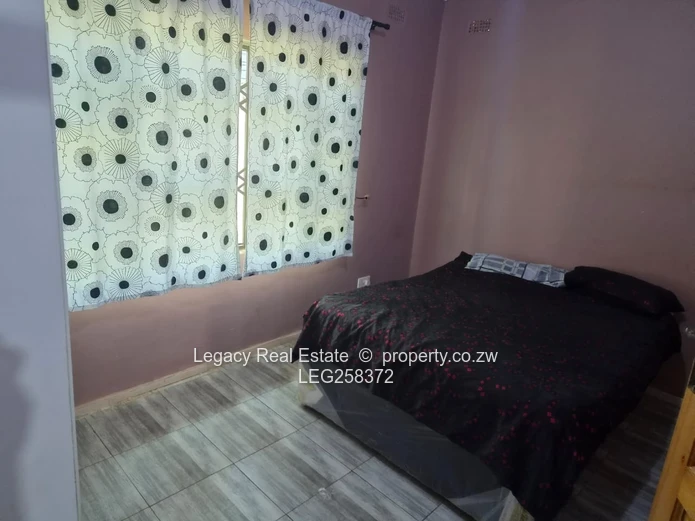 Ashdown Park 4-Bed Walled House with Garage & Fitted Kitchen