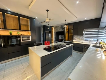 4 Bedroom House