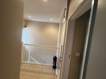 4 Bedroom Flat & Apartment