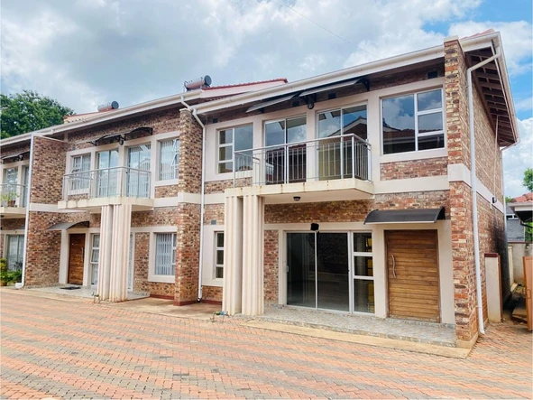 3 Bedroom Flat & Apartment