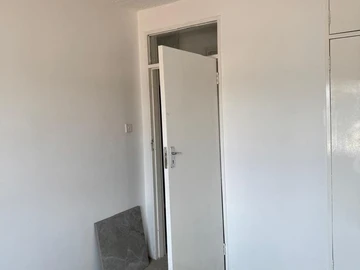 2 Bedroom Flat & Apartment