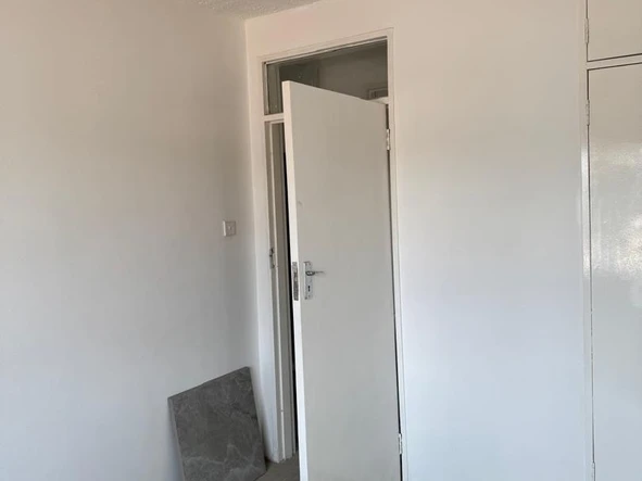 2 Bedroom Flat & Apartment