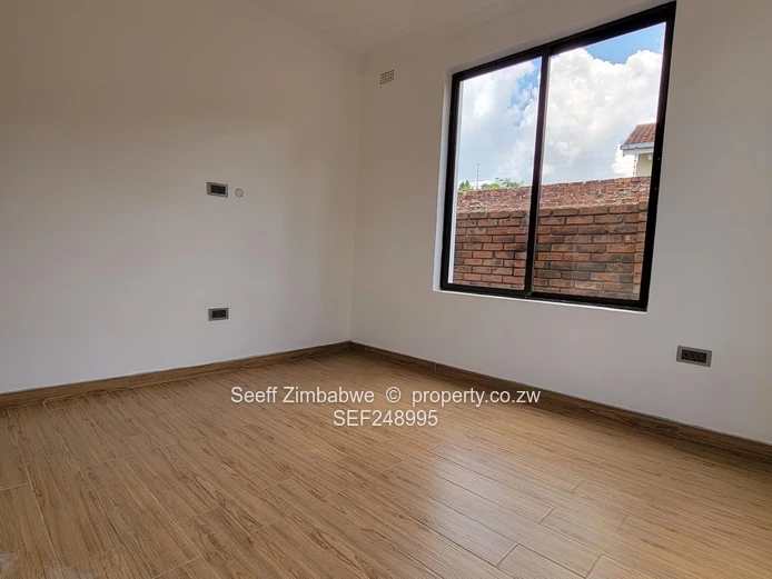 Modern 4-Bed Cluster Home — Private Garden, Pool, Gym, Close to Reekworth School