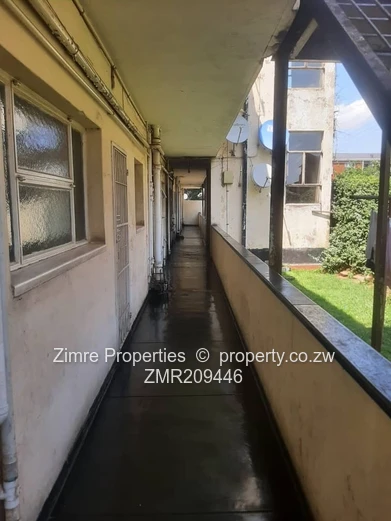 Montagu Mews close to Montagu Shops