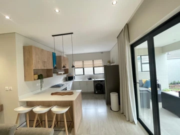 3 Bedroom Flat & Apartment