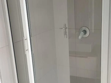 4 Bedroom Flat & Apartment