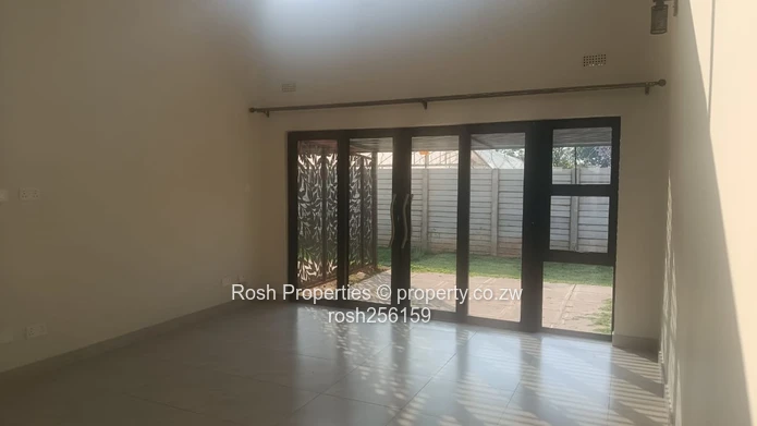 Modern 2-Bed Garden Flat with Borehole in Marlborough