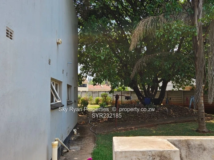 Beautiful 5-Bedroom Home with 3-Bedroom Cottage