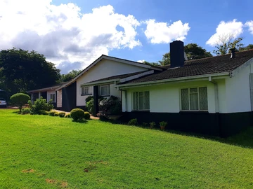 Scenic, Solid and Beautifully Kept House For Sale!