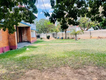 2 Bedroom Flat & Apartment