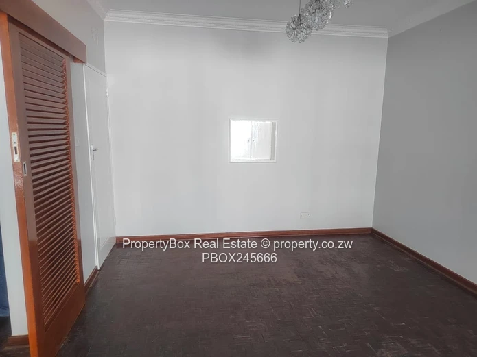 Duplex flat at PeterHall for rent available 1 May 2026!