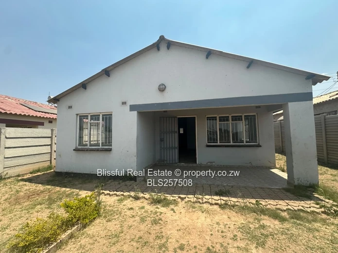 3 Bedroom house for sale in budiriro cabs-Deeds available