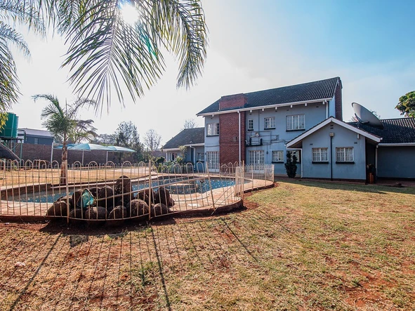 5 Bedroom House