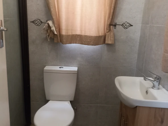 3 Bedroom Flat & Apartment