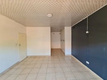 3 Bedroom Flat & Apartment