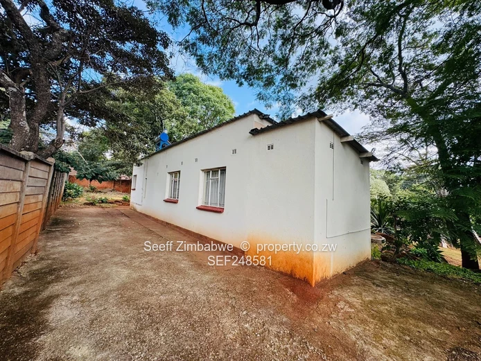 Prime Rolf Valley: Massive 7-Bedroom Property with High-Yield Potential