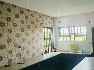 6 Bedroom House