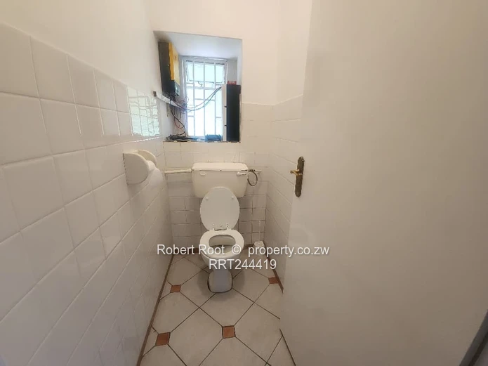 Spacious 4 Bedroom House To Rent In Greendale