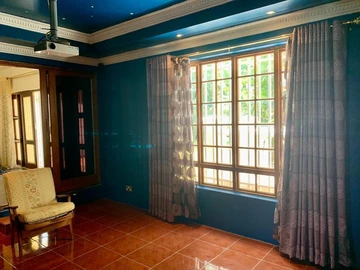 2 Bedroom Flat & Apartment