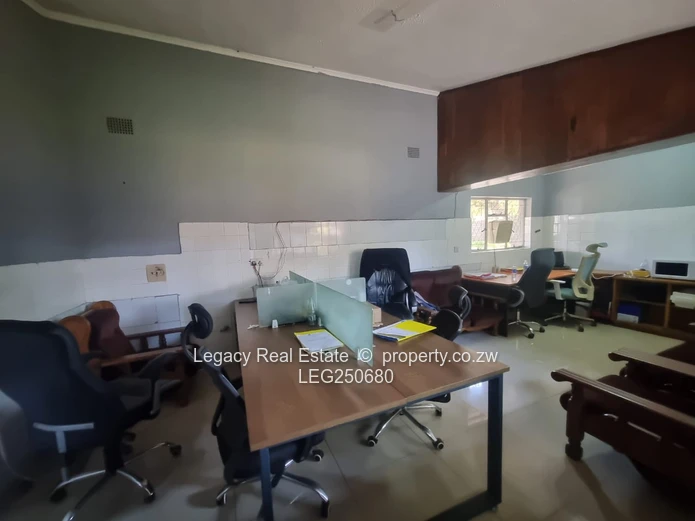 Upper Hillside 4BR — Walled Home with Main Rd Frontage