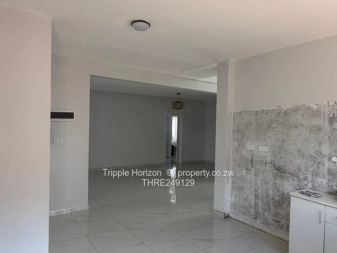 Spacious 4-Bed Nyeredzi Ridge Home — Borehole & Vaulted Ceilings