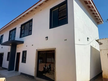 3 Bedroom Flat & Apartment