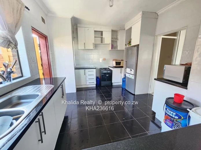 Madokero Estate House For Sale (Sole Mandate)