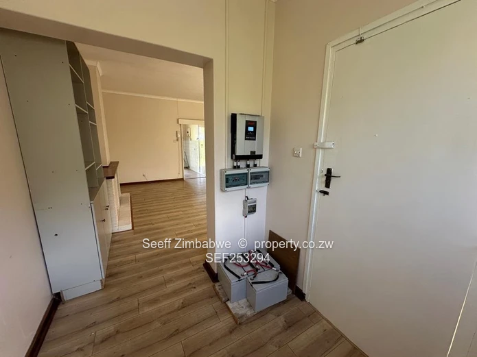 Executive 2-Bedroom Avondale Garden Flat with Dedicated Office