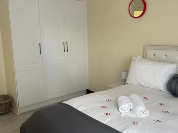 2 Bedroom Garden Flat