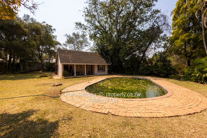 Two Acres on Kew Drive