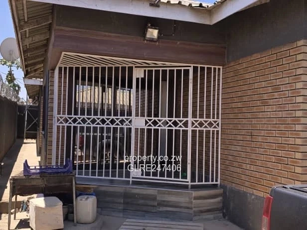 Renovated 4-Bed House in Damofalls with Borehole