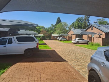 2 Bedroom Flat & Apartment