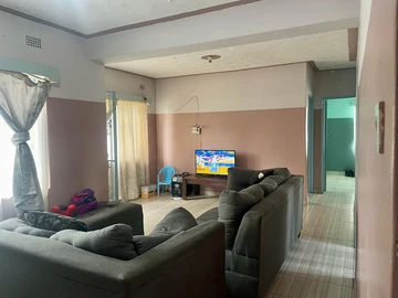 3 Bedroom Flat & Apartment