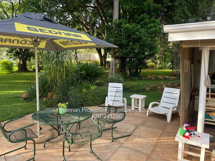 Spacious property on 7,5acres of land with beautiful msasa trees