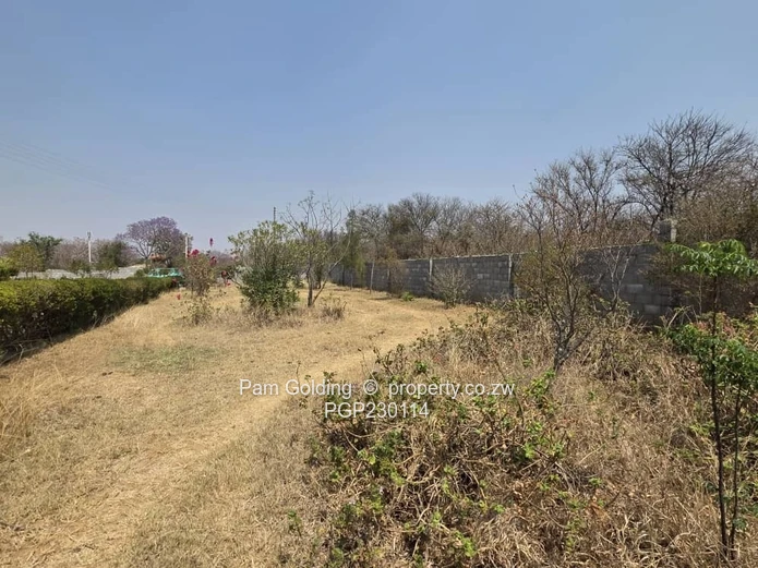 Beautiful off grid plot for sale in Kensington