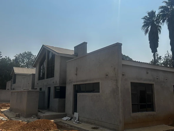 3 Bedroom Flat & Apartment